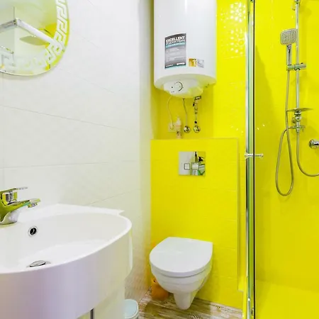 קייב Sunny Apartments On Lomonosova 36 מראה חיצוני תמונה