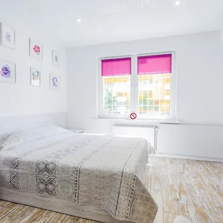 קייב Sunny Apartments On Lomonosova 36 מראה חיצוני תמונה