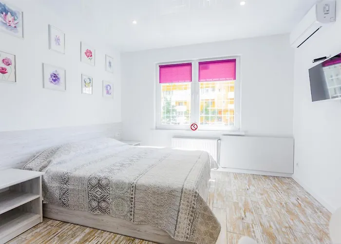 Sunny Apartments On Lomonosova 36