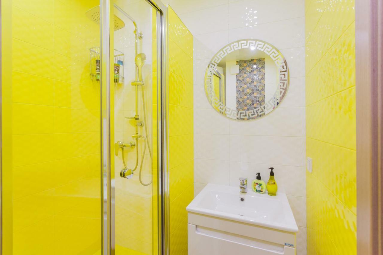 Апартаменты Sunny On Yulii Zdanovskoi St 36b